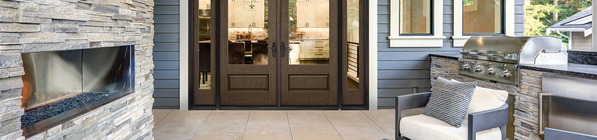 Durabuilt-double-doors-out-to-outdoor-kitchen