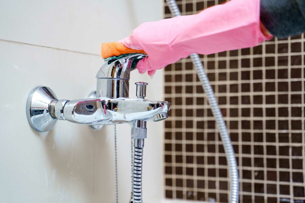 wash-the-glass-with-warm-water